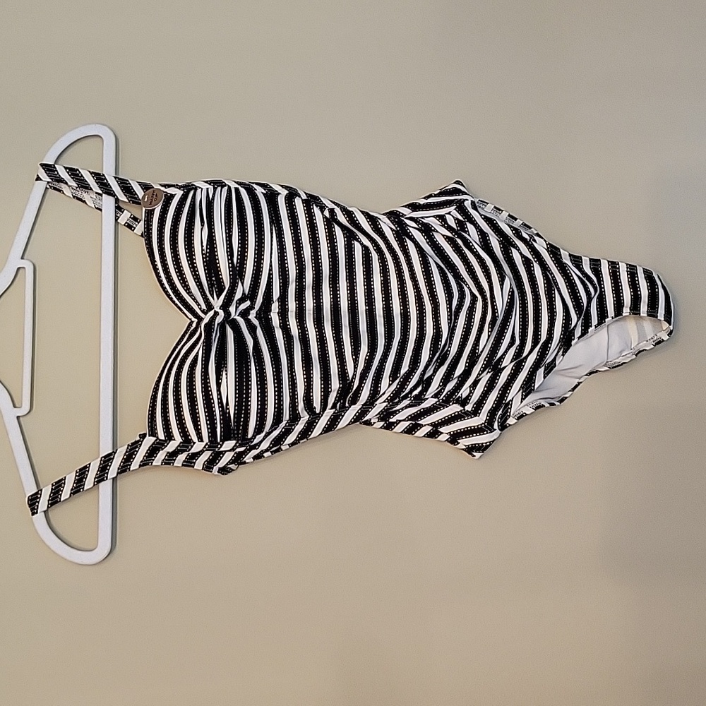NIPTUCK Swim Size 6 Brand New Black Metallic Gold & White One-Piece Swimsuit